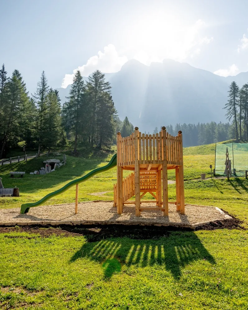 𝗢𝗨𝗥 𝗡𝗘𝗪 𝗔𝗥𝗥𝗜𝗩𝗔𝗟𝗦 👑 🚜

Quest'estate siamo felici di presentarvi 𝗱𝘂𝗲 𝗻𝘂𝗼𝘃𝗶𝘀𝘀𝗶𝗺𝗲 𝘀𝘁𝗮𝘇𝗶𝗼𝗻𝗶 𝗱𝗶 𝗴𝗶𝗼𝗰𝗼 del nostro SummerPark: 𝗹𝗮 𝗖𝗼𝗿𝗼𝗻𝗮 𝗱𝗲𝗹 𝗥𝗲