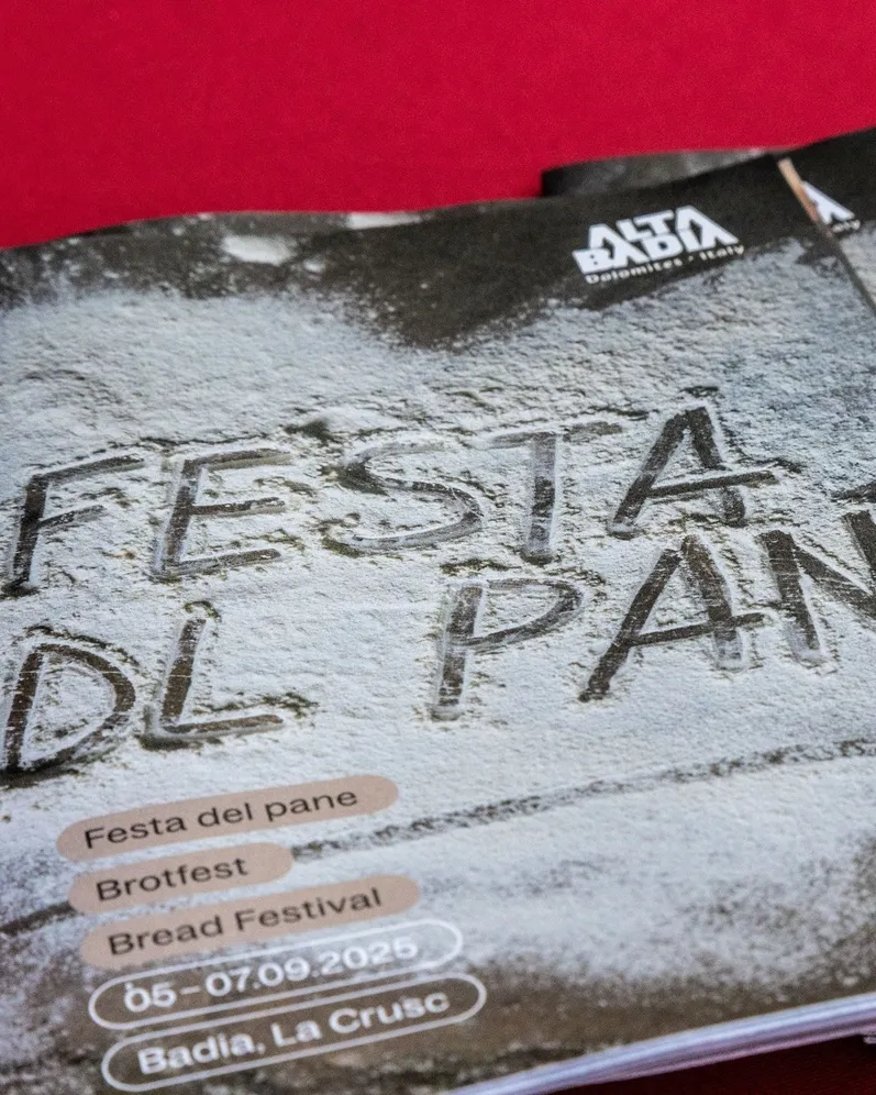 𝗟𝗔 𝗙𝗘𝗦𝗧𝗔 𝗗𝗟 𝗣𝗔𝗡 🥖
Da 𝗼𝗴𝗴𝗶 𝗳𝗶𝗻𝗼 𝗮 𝗱𝗼𝗺𝗲𝗻𝗶𝗰𝗮, tre giorni dedicati al pane e alle nostre tradizioni, tra sapori locali, musica, racconti e