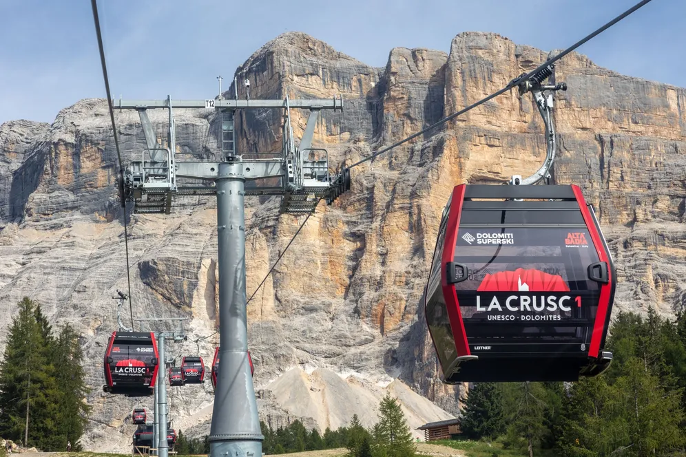 𝗧𝗢𝗗𝗔𝗬 𝗜𝗦 𝗧𝗛𝗘 𝗗𝗔𝗬! 🏔️
La stagione estiva in 𝗔𝗹𝘁𝗮 𝗕𝗮𝗱𝗶𝗮 ha ufficialmente inizio!
Vi aspettiamo a La Crusc, ai piedi del Sas dla Crusc, p