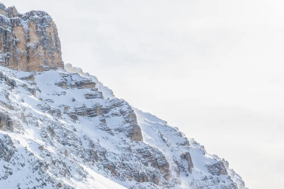 𝗪𝗜𝗡𝗧𝗘𝗥 𝗜𝗦 🔙 

Dopo la nevicata dell’altro giorno, l’inverno sembra essere tornato… almeno per un po’! ❄️
Con queste 𝘁𝗲𝗺𝗽𝗲𝗿𝗮𝘁𝘂𝗿𝗲 𝗿𝗶𝗴𝗶𝗱𝗲,