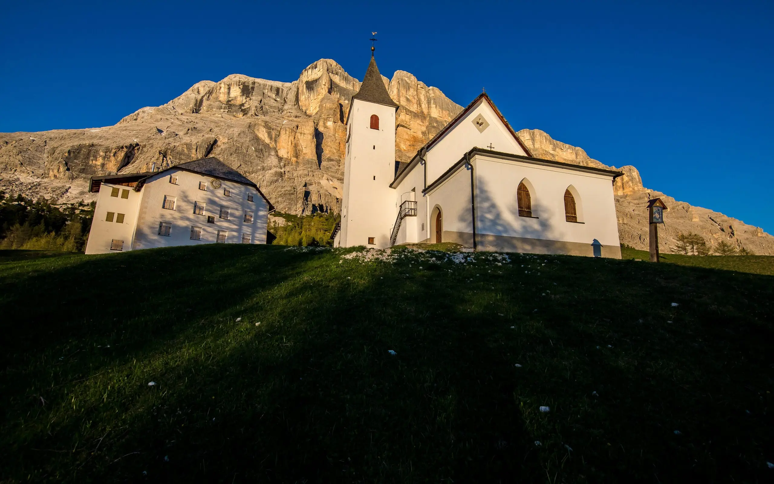 Chiesa lLa Crusc/Santa Croce d'estate