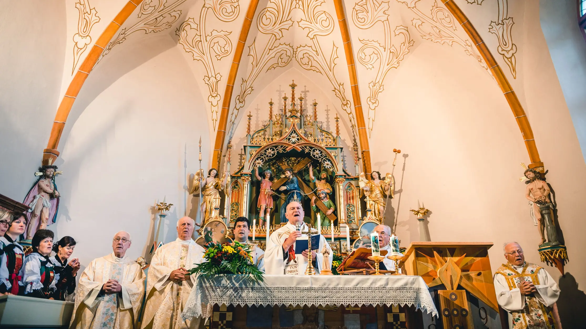Interno della chiesa di La Crusc