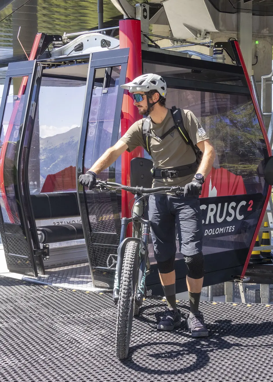 Ovovia La Crusc con la bici