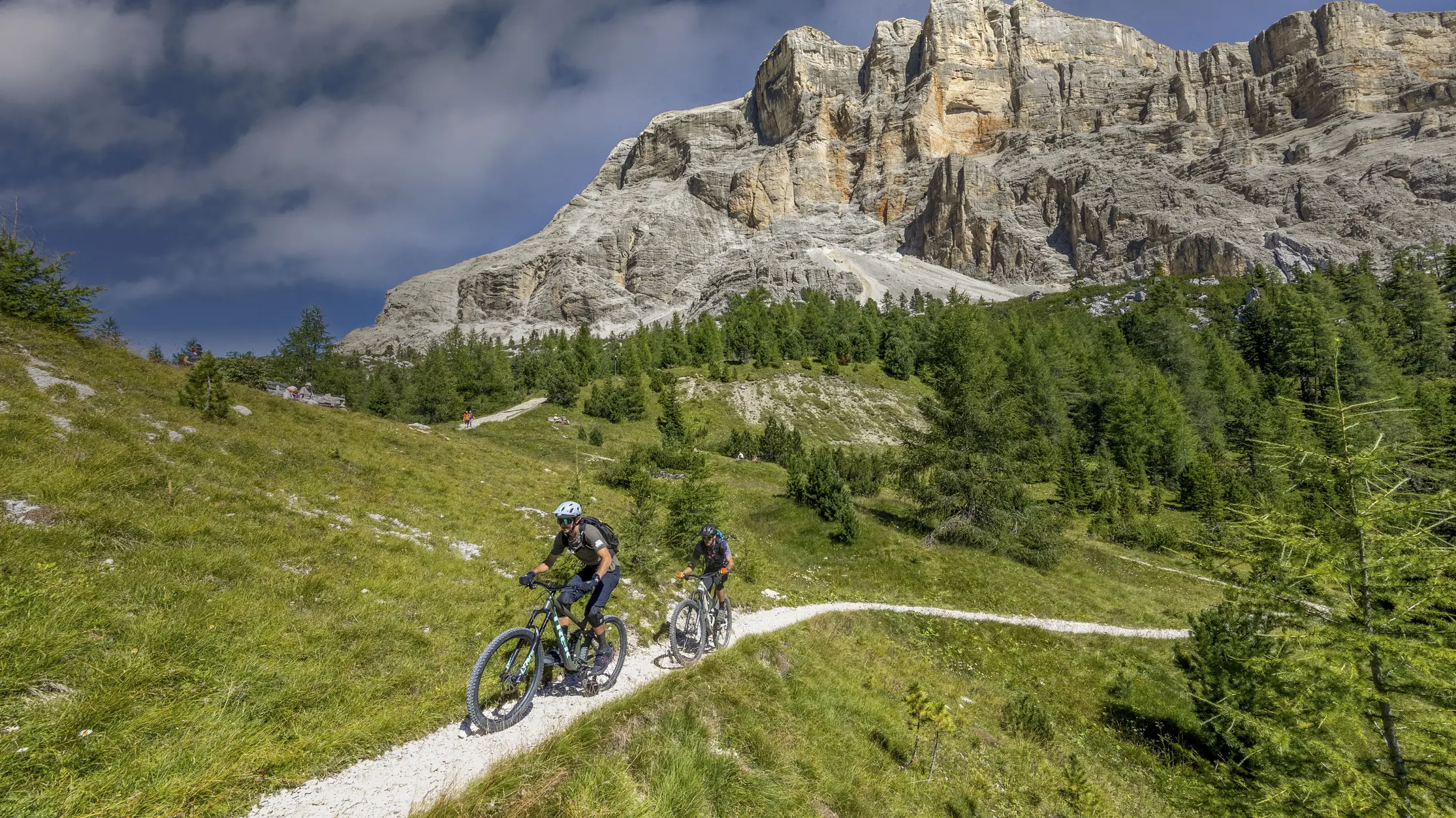 Mountain bike Armentara Alta Badia