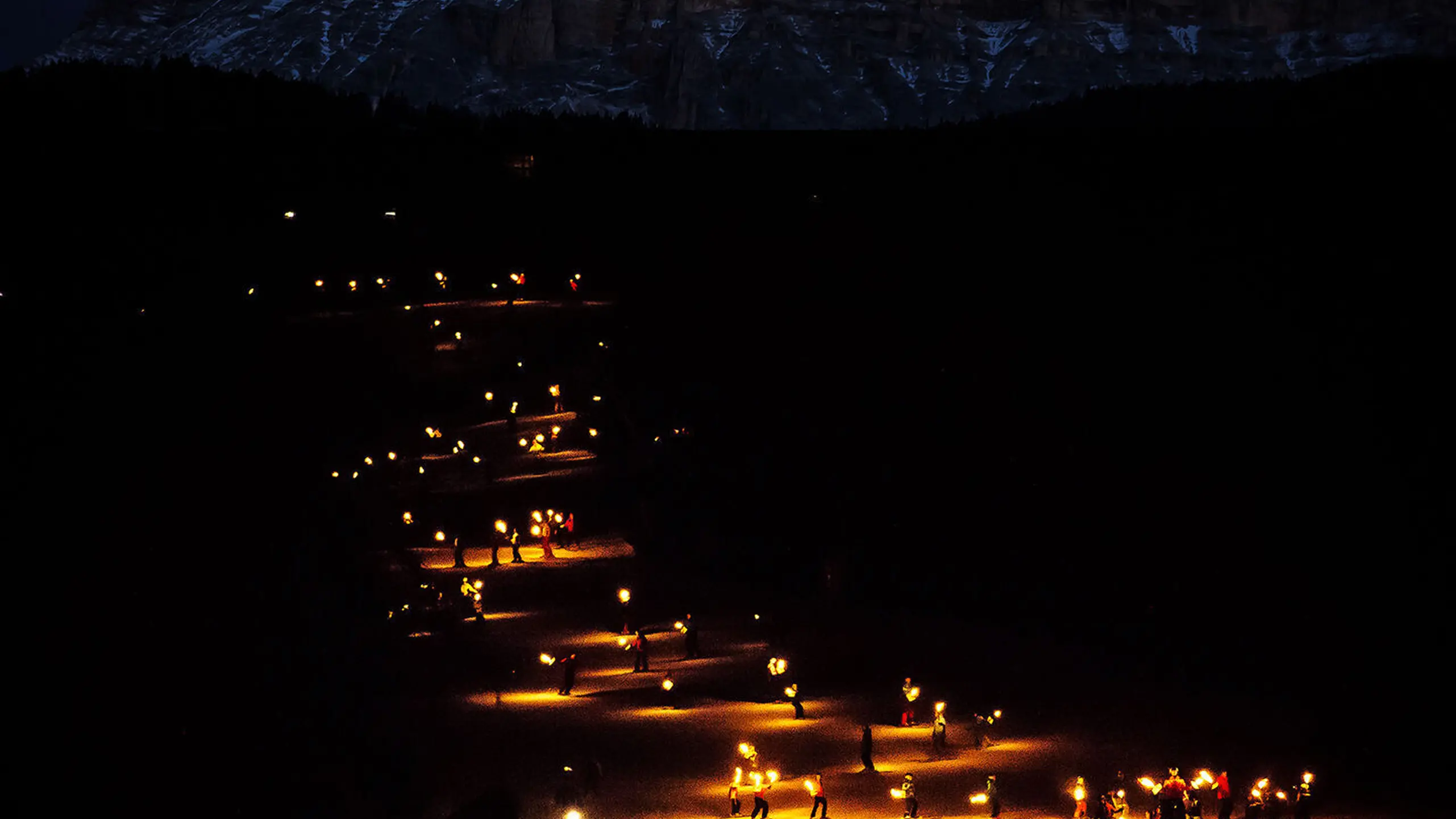 Fiaccolata la crusc santa croce