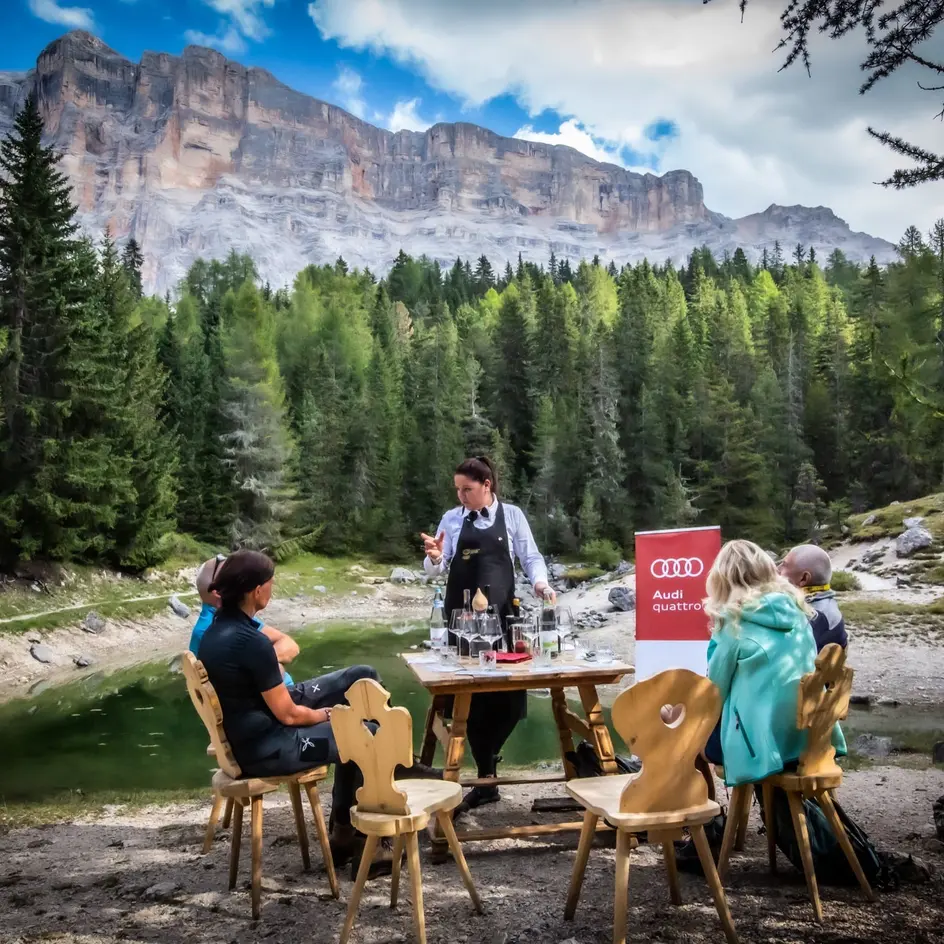 Sommelier im hochgelegenen La Crusc/Heiligkreuz Dolomiten