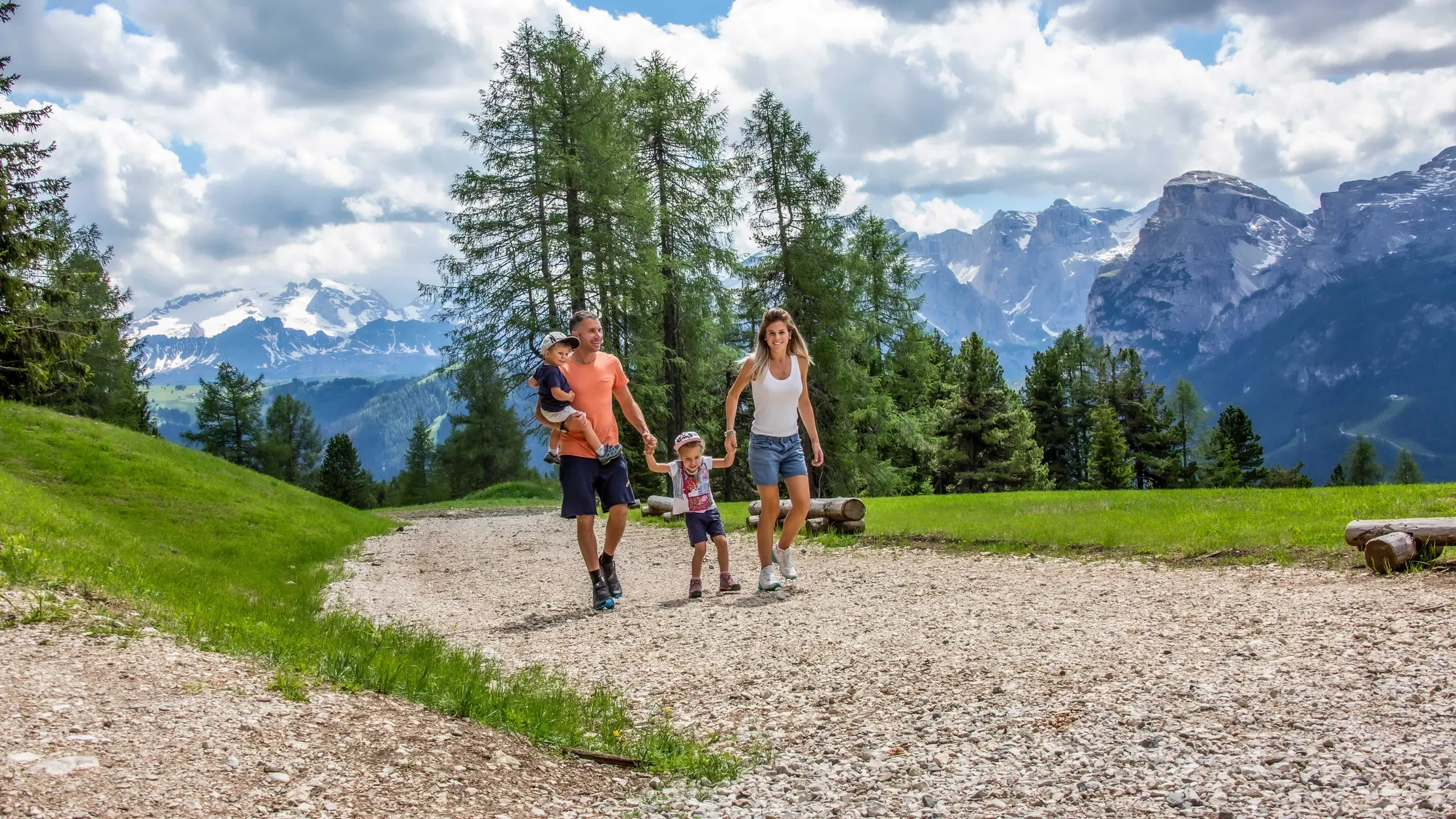 Passeggiata in famiglia a La Crusc - Alta Badia