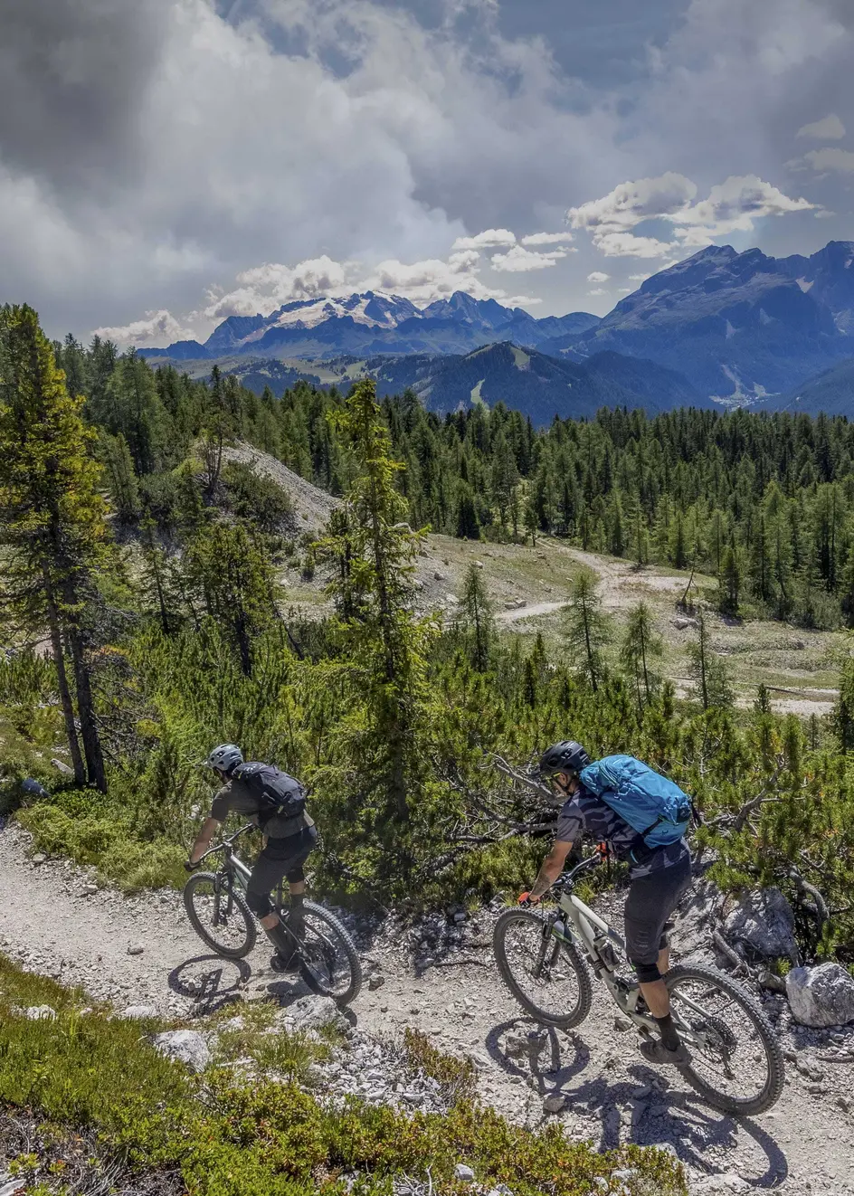 in mountain bike da La Crusc verso San Cassiano
