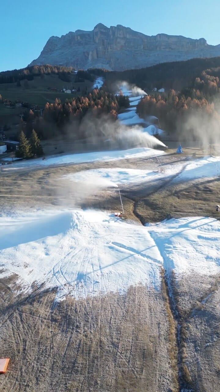 We are ready to ROCK💥
Snowmaking has started, and we can’t wait to hit the slopes! ❄️
#lacrusc #santacroce #altabadia #dolomites #skii